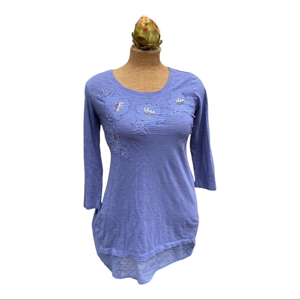 LOGO tunic in a periwinkle blue. 3/4 sleeves